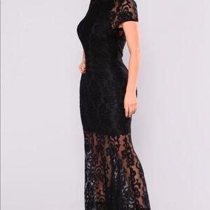 FashionNova Short Sleeved Lace Maxi Dress ♡